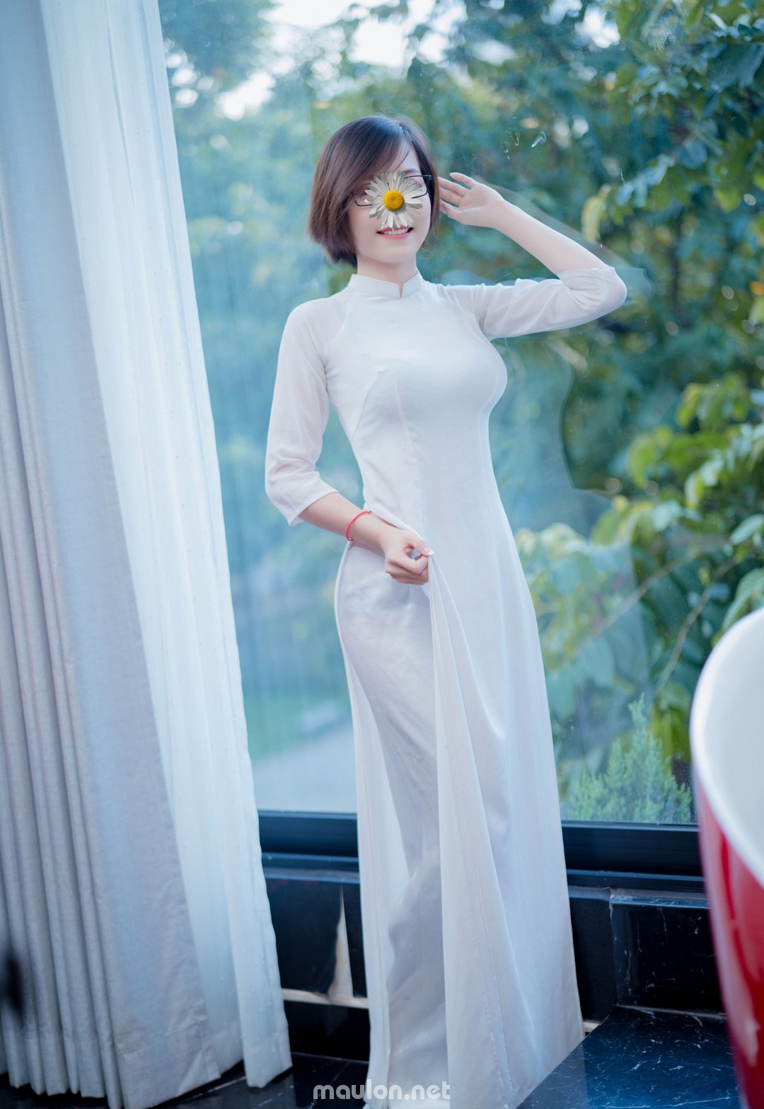 MauLon.Net - Hình ảnh sex của gái xinh Việt Nam trong tà áo dài